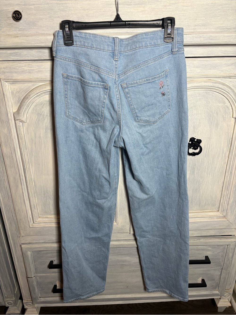 Old Navy OG Loose Light Wash Rose Embroidered Jeans Feminine Romantic Baggy - Picture 8 of 9